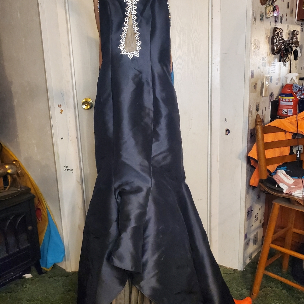 Dress - Picture 1 of 4